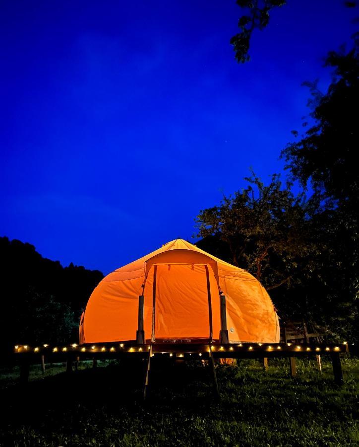 Flore'S Garden Glamping Μπραν Εξωτερικό φωτογραφία