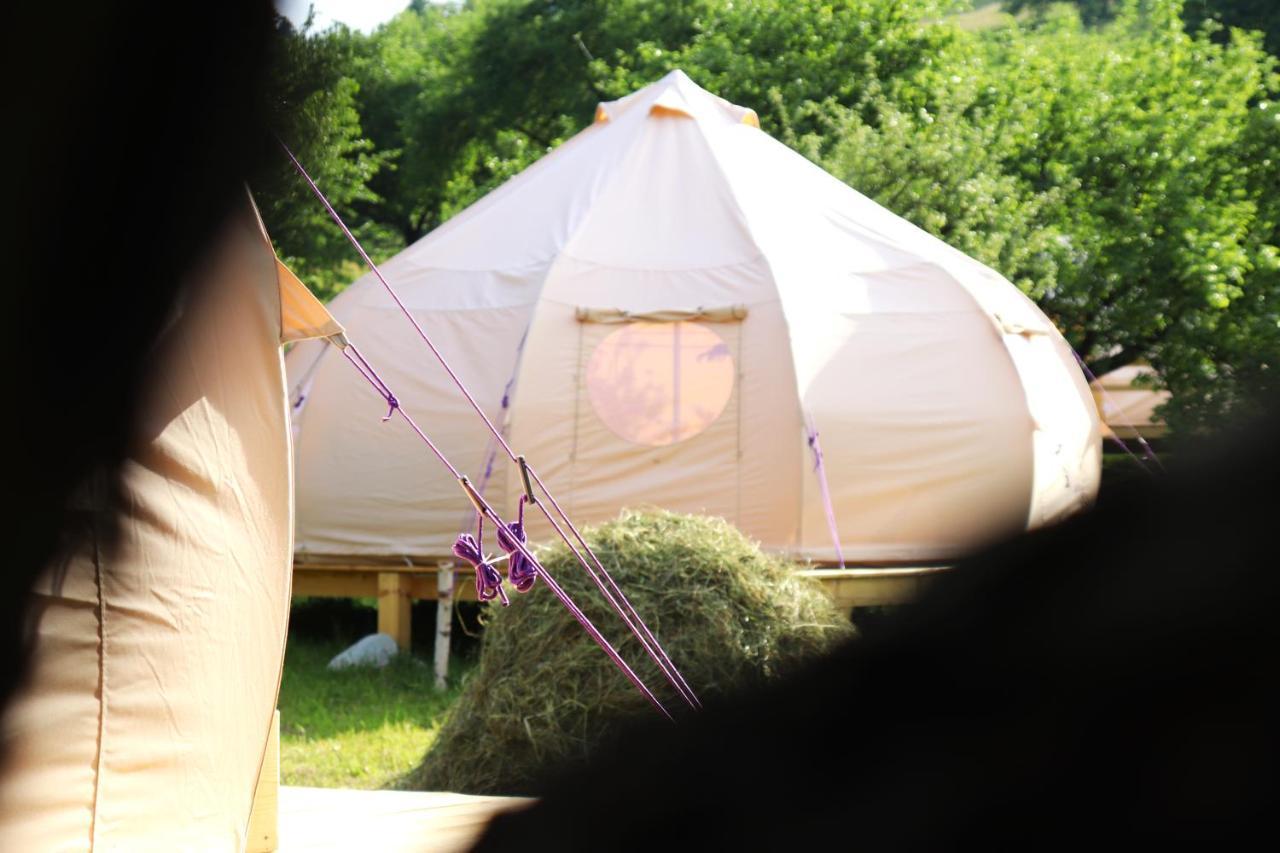 Flore'S Garden Glamping Μπραν Εξωτερικό φωτογραφία