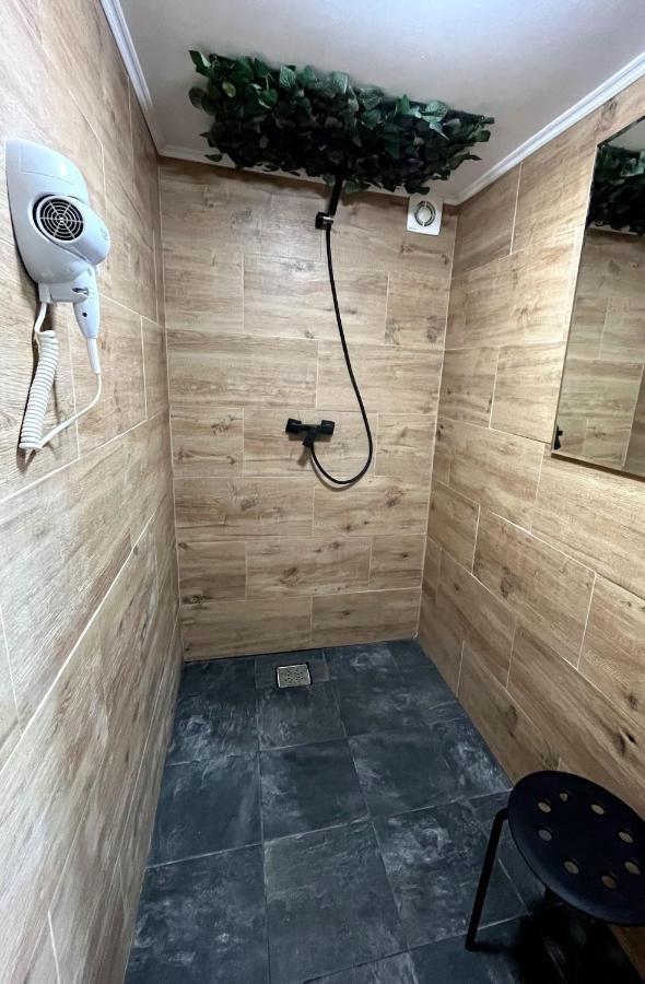 Flore'S Garden Glamping Μπραν Εξωτερικό φωτογραφία