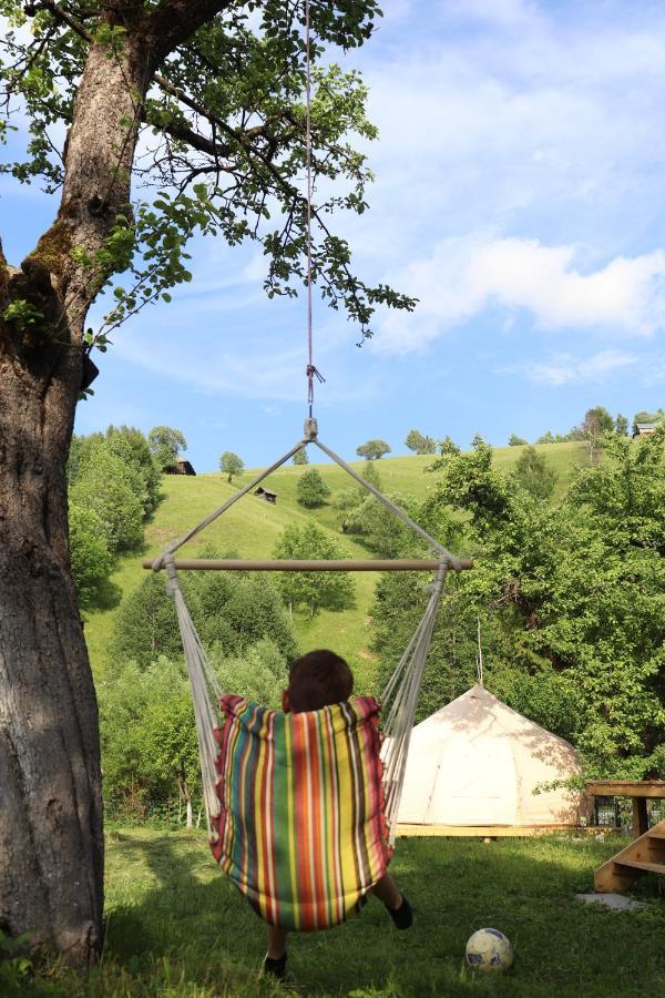 Flore'S Garden Glamping Μπραν Εξωτερικό φωτογραφία
