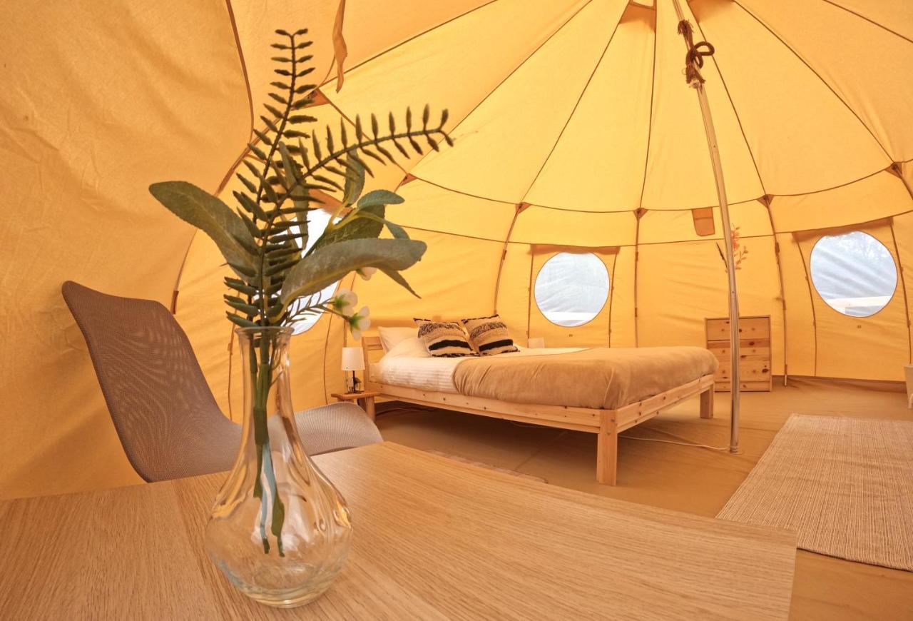 Flore'S Garden Glamping Μπραν Εξωτερικό φωτογραφία