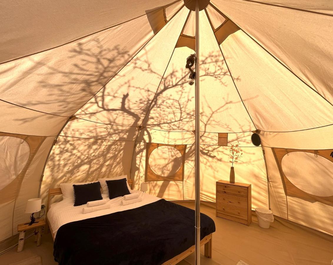 Flore'S Garden Glamping Μπραν Εξωτερικό φωτογραφία