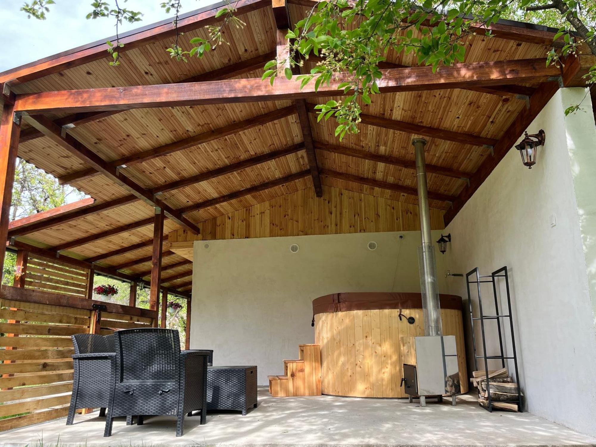 Flore'S Garden Glamping Μπραν Εξωτερικό φωτογραφία